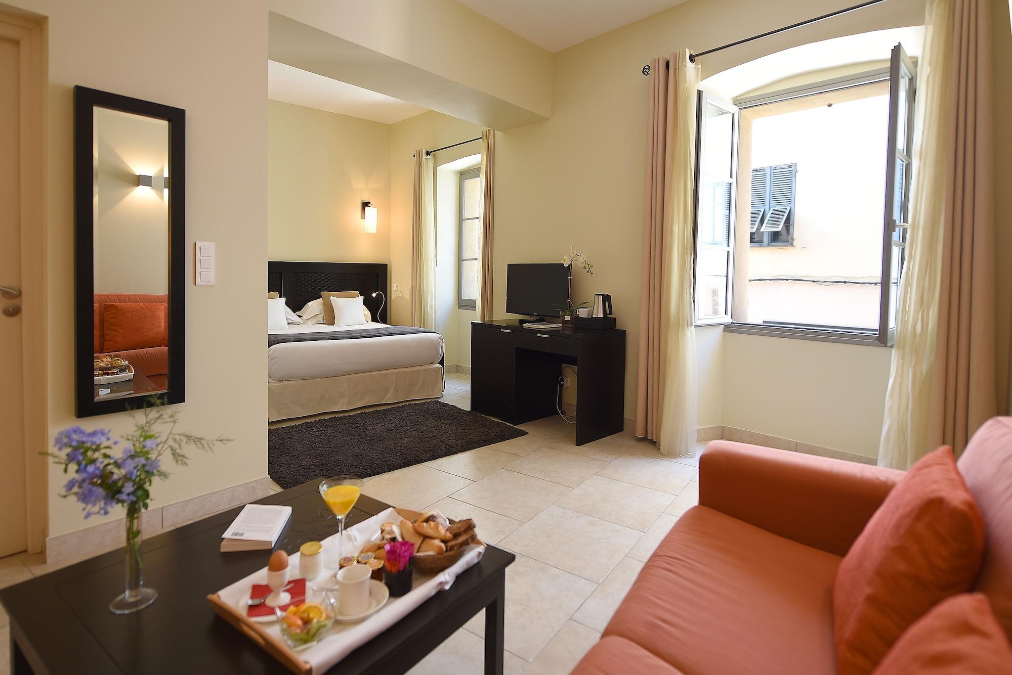 Perla Rossa 4* LʼÎle-Rousse