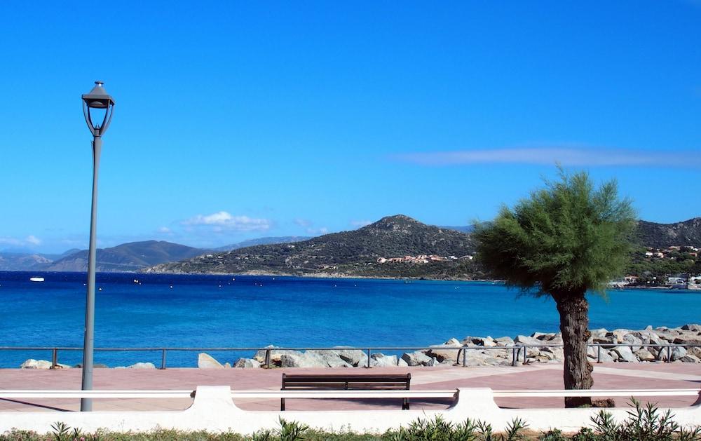 Perla Rossa 4* LʼÎle-Rousse